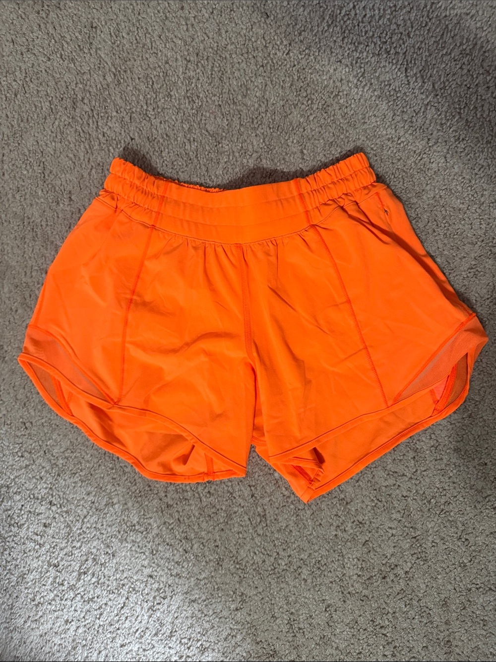 Lululemon Size 4 Mid Rise Hotty Hots Bright Orange 4” Inseam